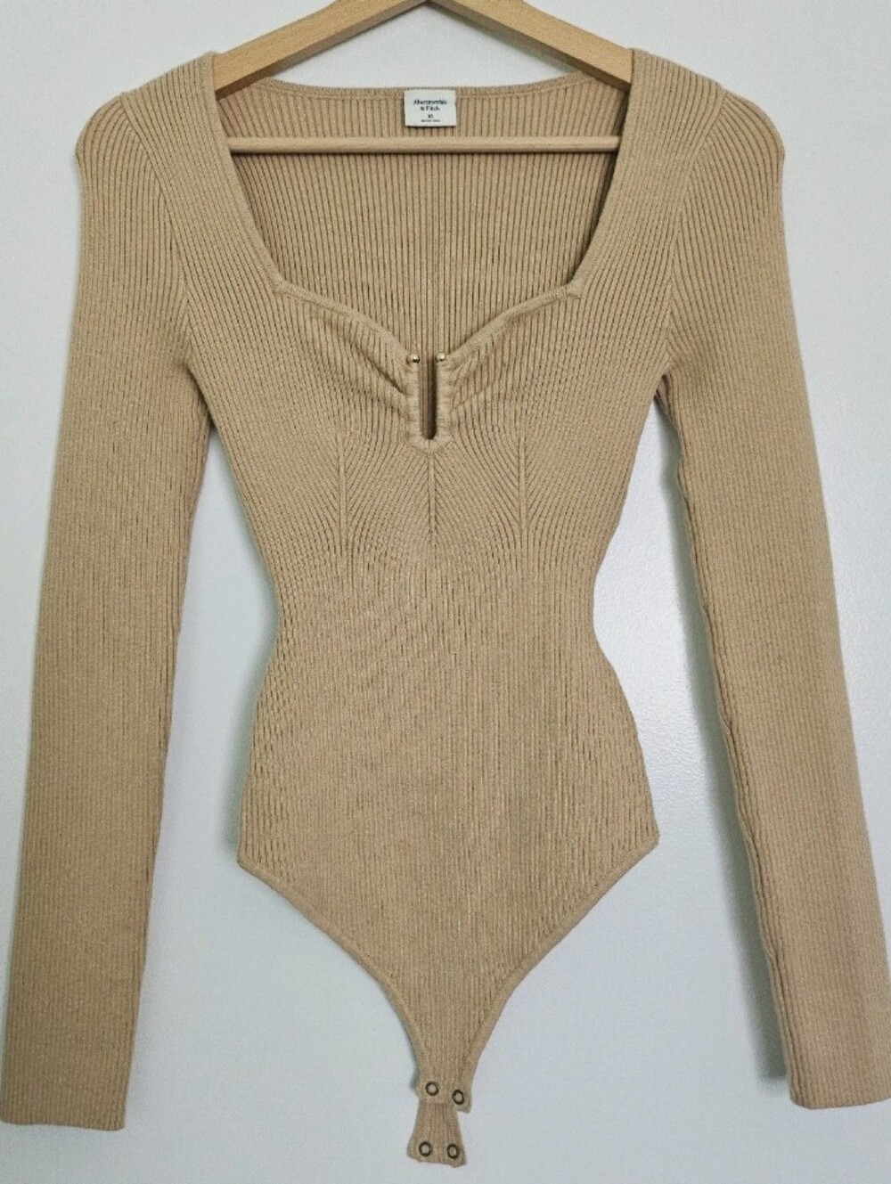 Abercrombie & Fitch Long-Sleeve Hardware Bodysuit Tan Sz XS